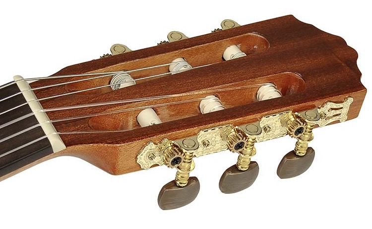 Salvador Cortez ⅞ CC06sn Signorita cedar top ⅞ Klassieke (Signorita) gitaar