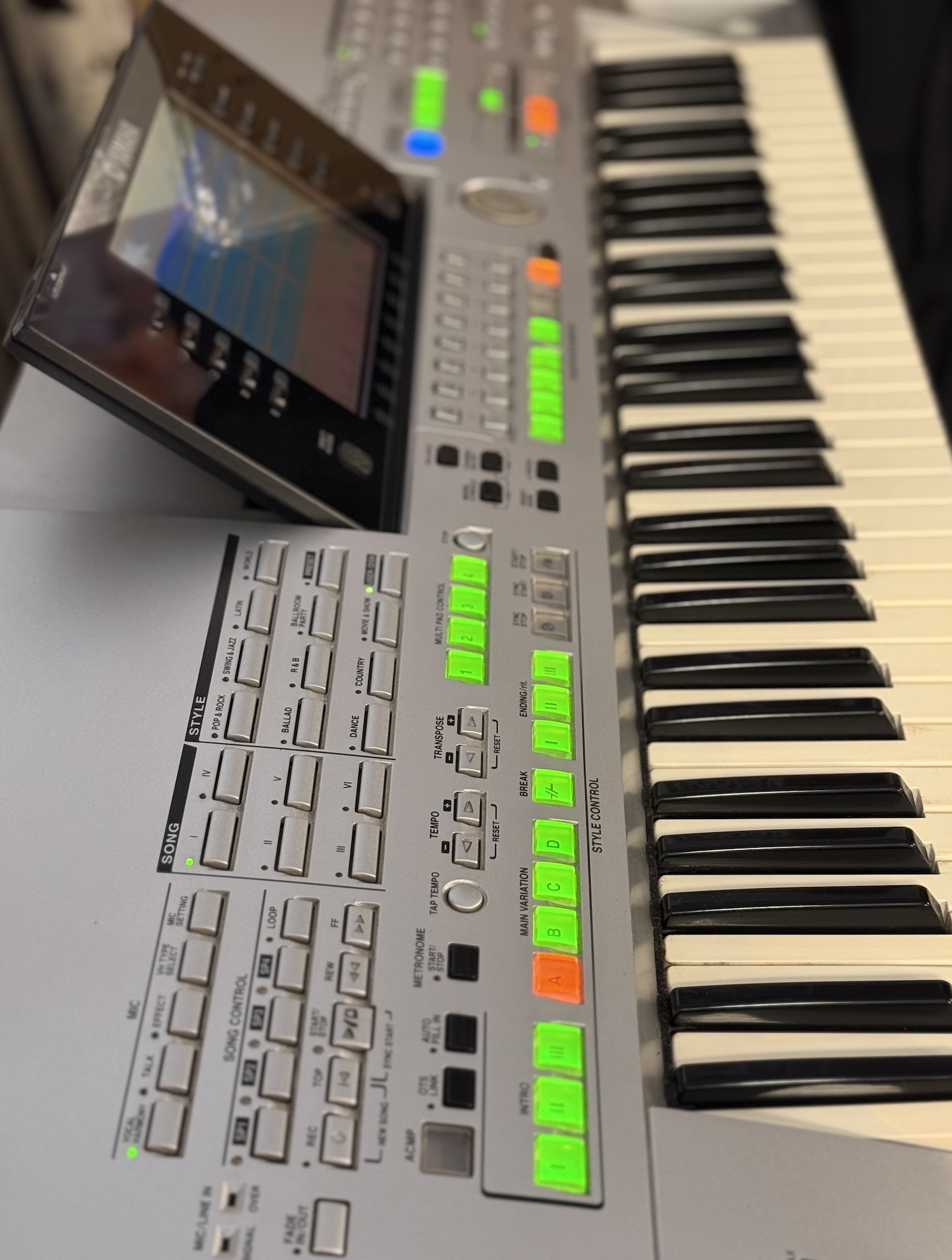 Yamaha Tyros Keyboard 61 keys