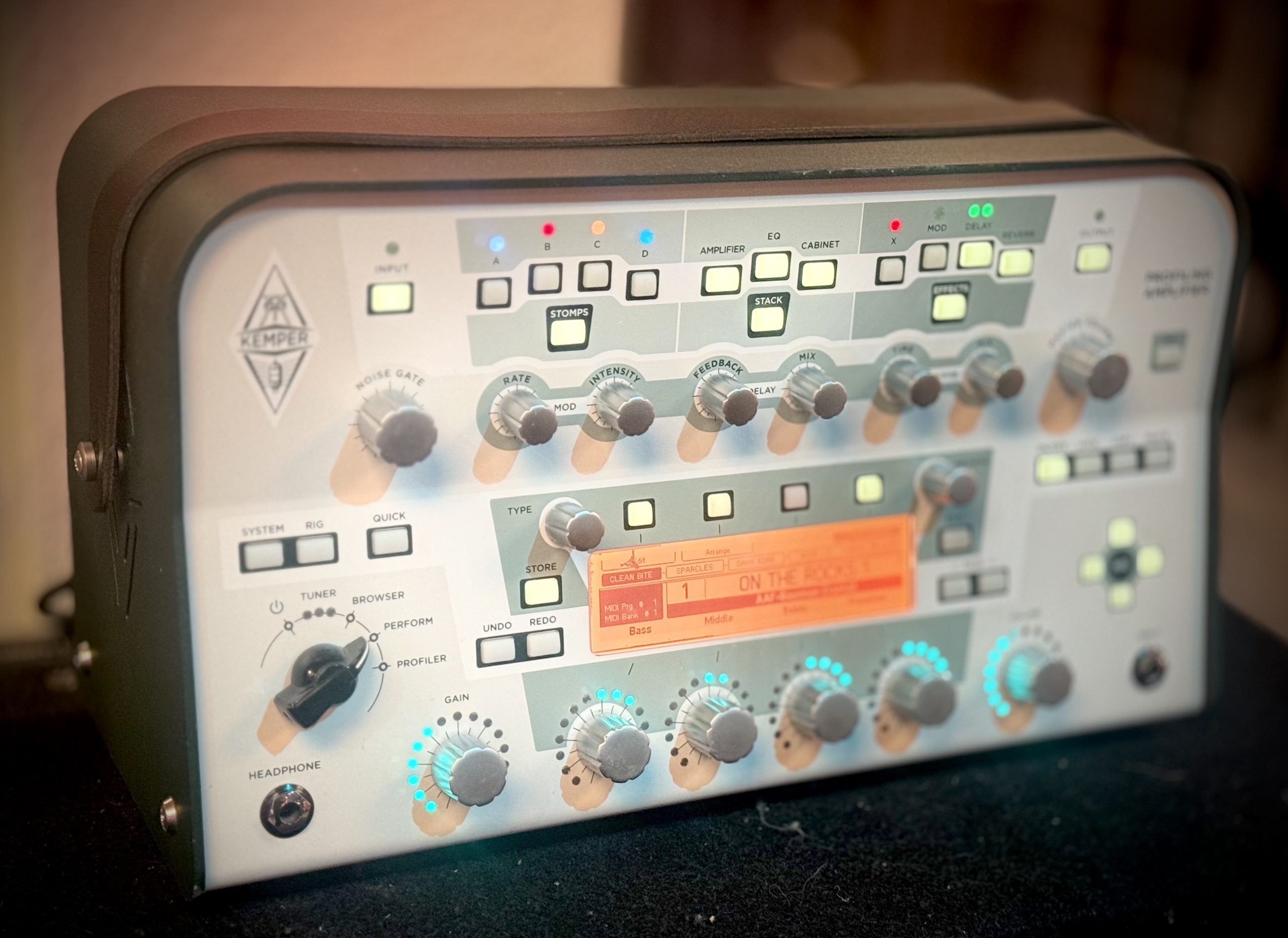 Kemper Profiler Head (Ritter Amp powered 2x 90w) Multi effect processor