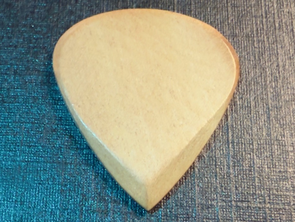 Blackhorn Hout klein scherp Houten plectrum