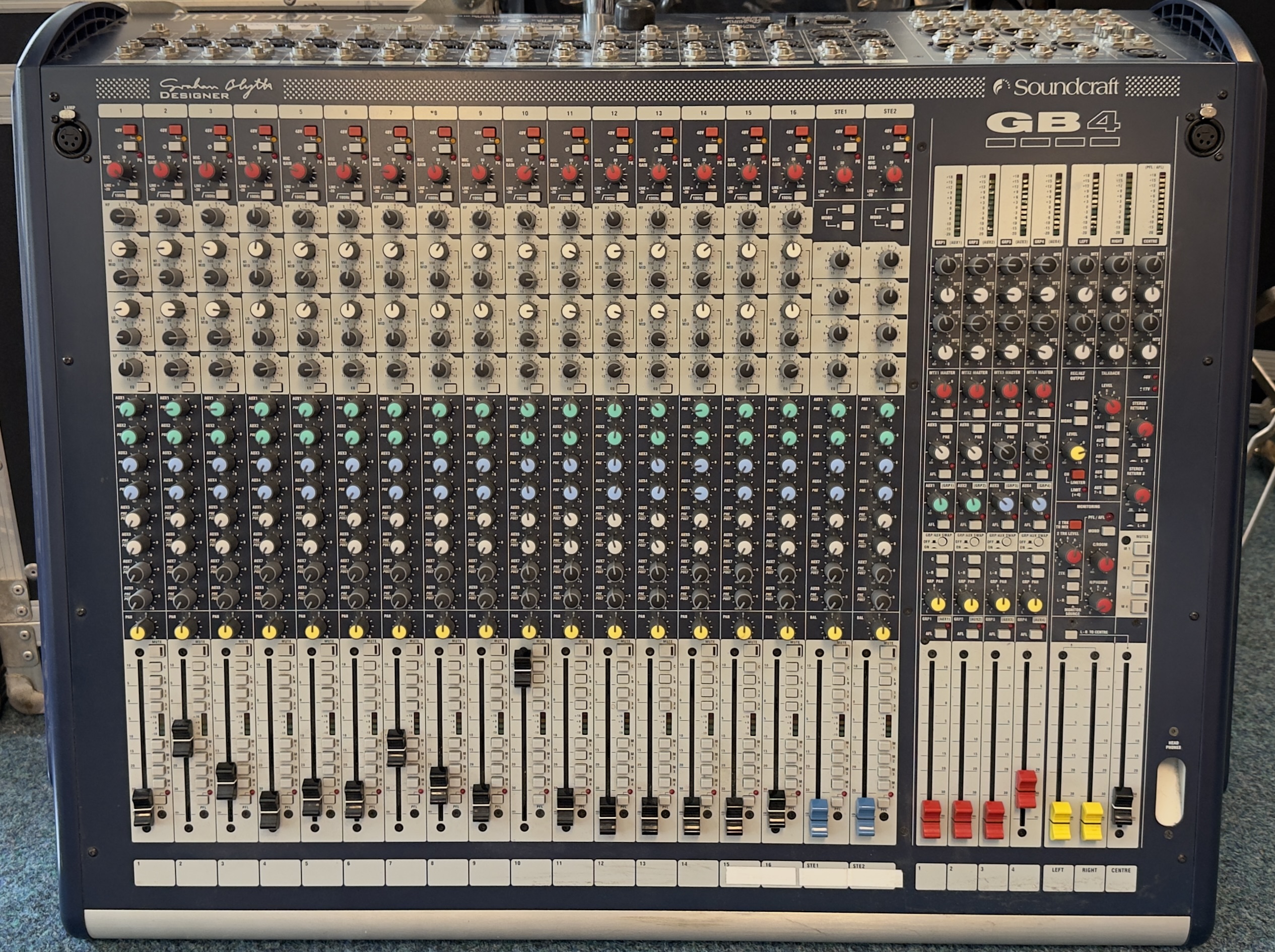 Soundcraft GB4 Desktop mixer