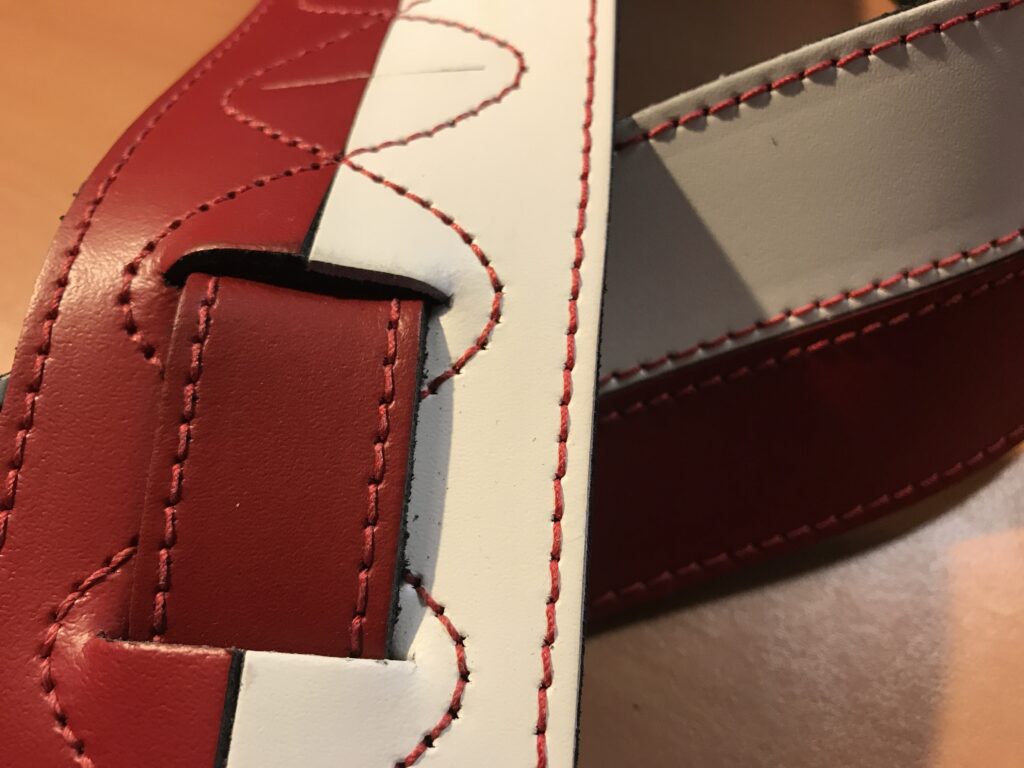 Leathercraft Liverpool Two tone red Lederen gitaarriem