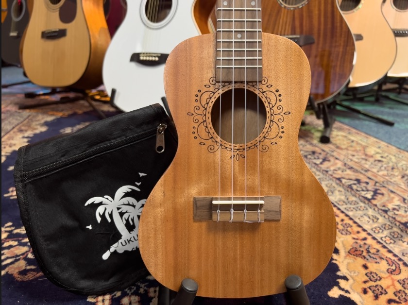 Blackhorn BHC1-Mah Lasered Rosette Concert ukelele