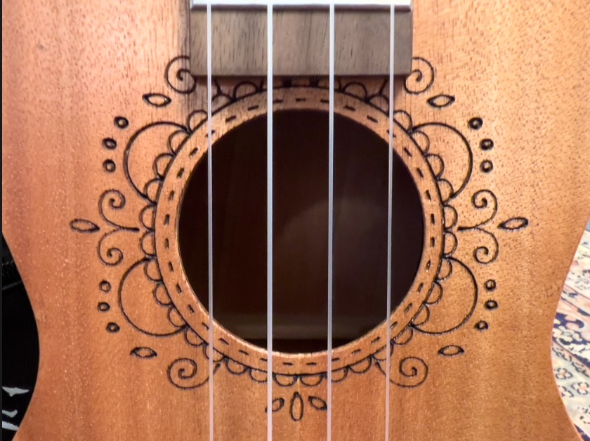 Blackhorn BHC1-Mah Lasered Rosette Concert ukelele