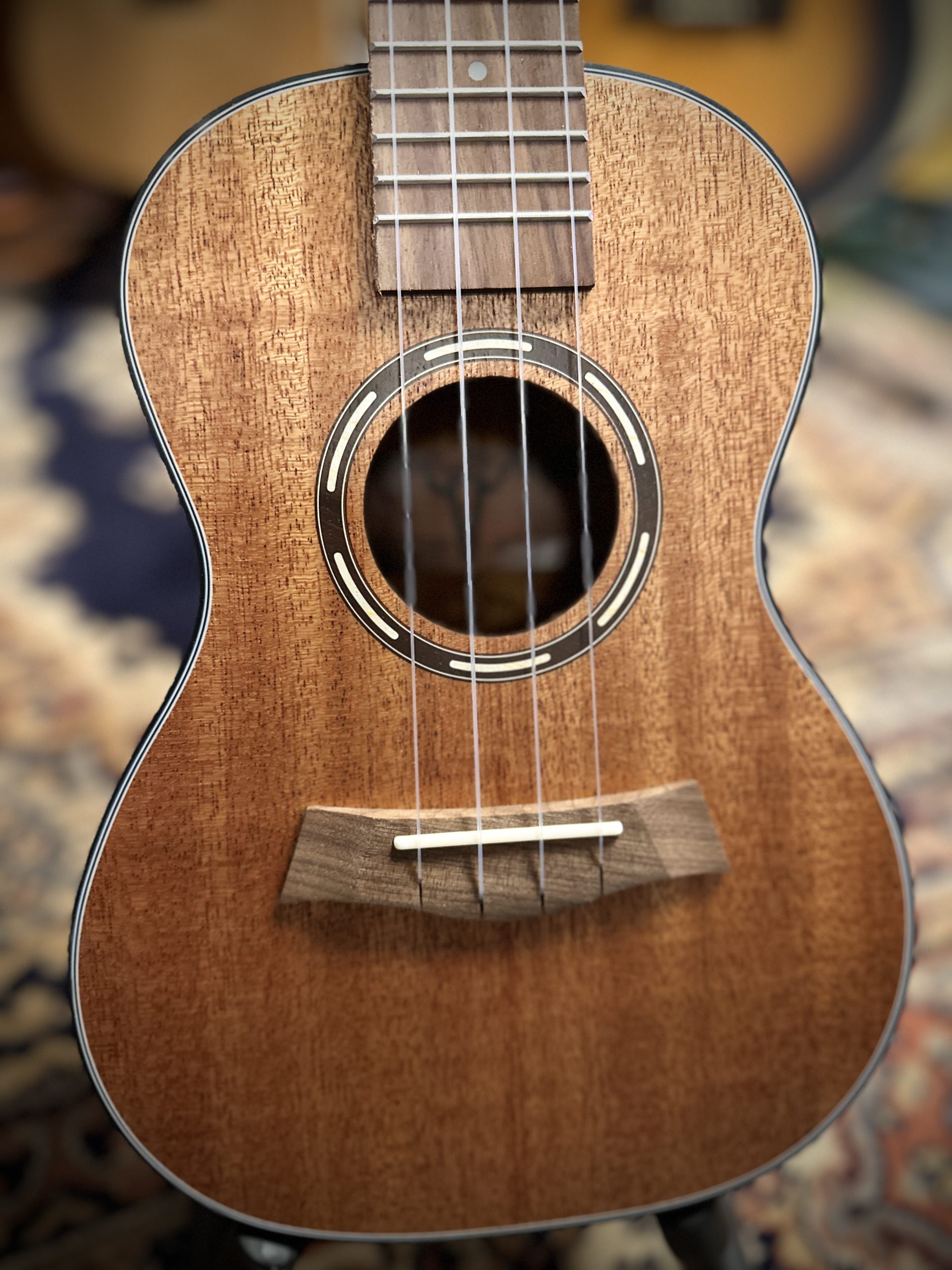 Blackhorn BU9-MAH Solid  Concert ukelele