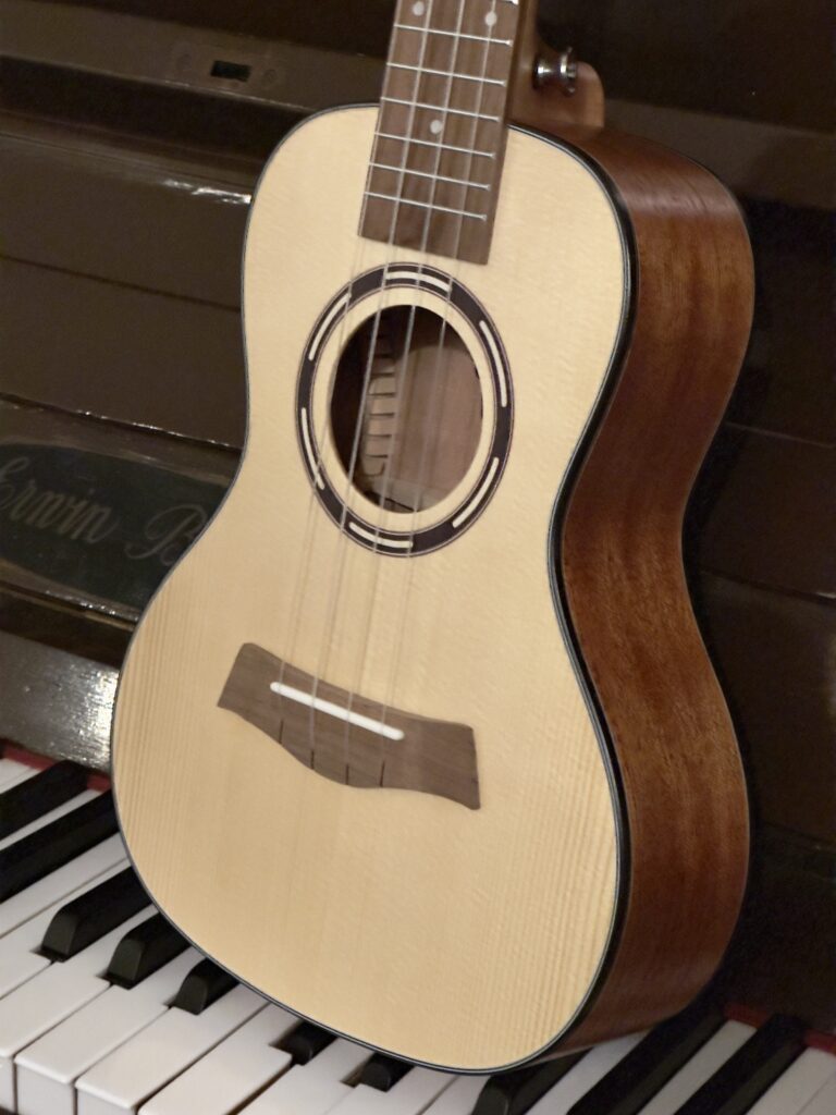Blackhorn BU10-SPR Solid Top  Concert ukelele