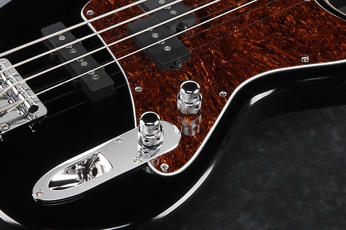 Ibanez TMB105bk 5 snarige basgitaar