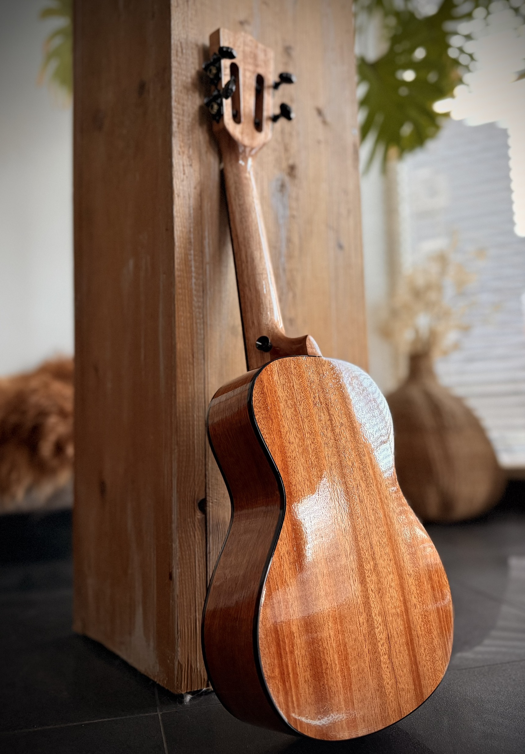 Blackhorn BU33-MAH Solid Tenor ukelele