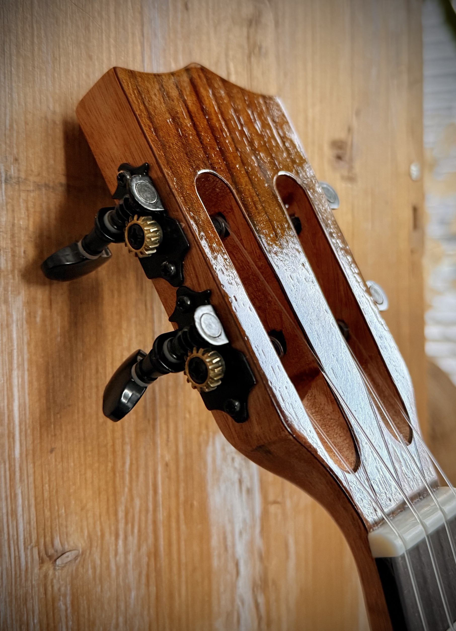 Blackhorn BU33-MAH Solid Tenor ukelele