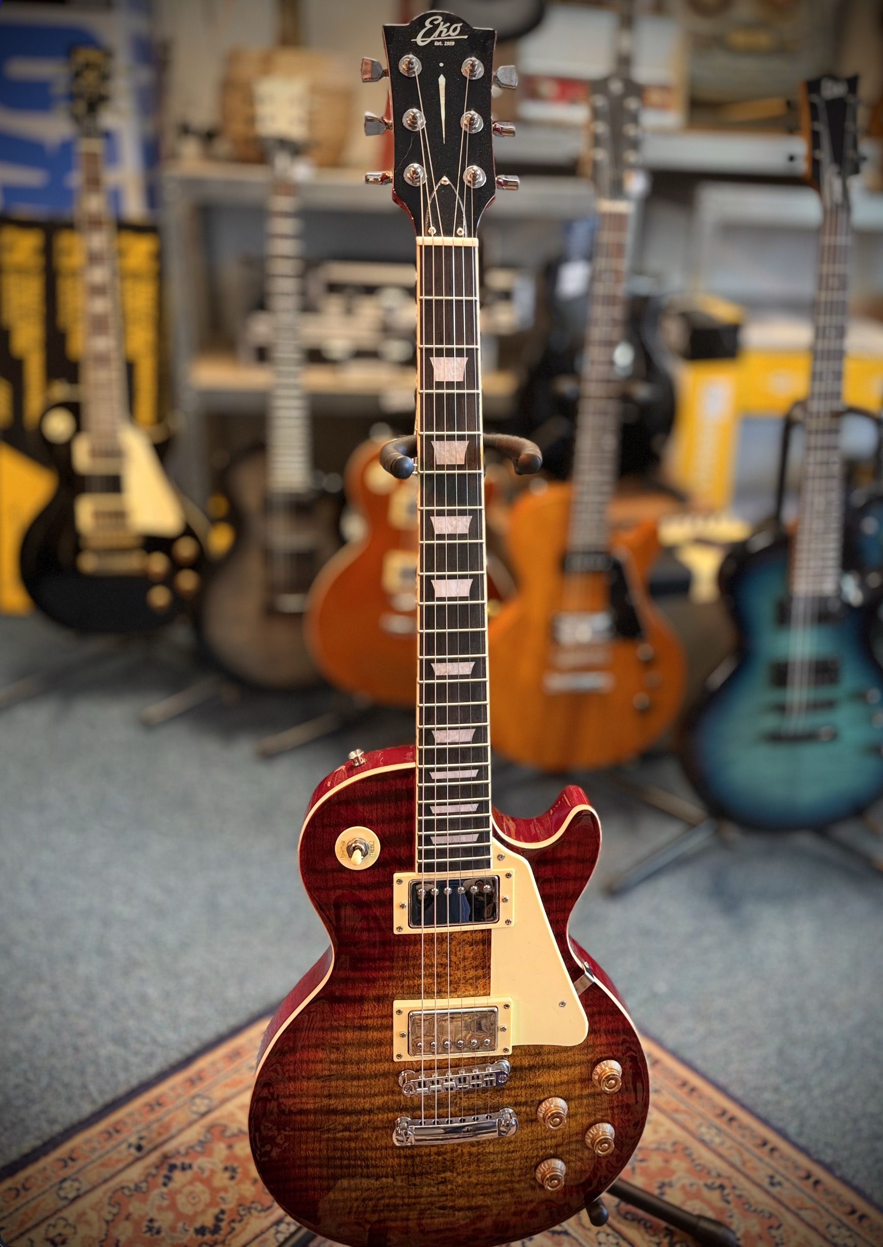 Eko VL480CSB Electrische gitaar