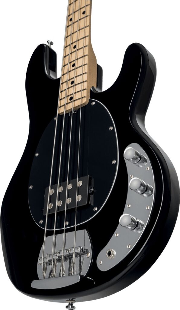 Sterling - Musicman RAY4-BK-M1 4 snarige basgitaar